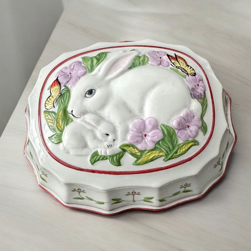 Vintage 1986 Easter Ceramic Wall Decor Mould Le Cordon Bleu Bunny Rabbit